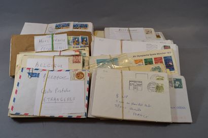 null Un carton de courriers période semi-moderne, nombreux tarifs, lot pour spéc...