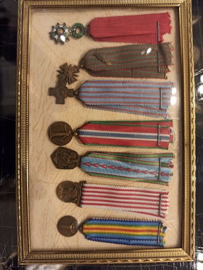 null Ensemble de 7 miniatures de décorations d'habit: Légion d'honneur, croix de...