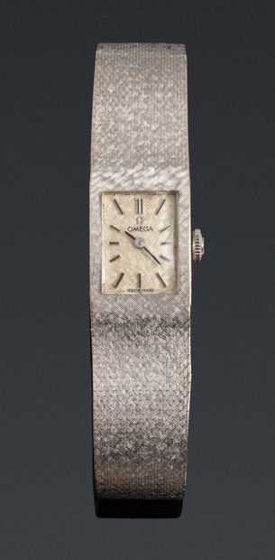null OMEGA 

Ladies' wristwatch in 14k (585) white gold. Rectangular case, back with...