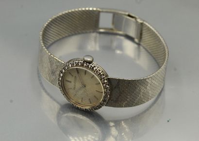 null JAEGER LE COULTRE

Montre bracelet de dame en or blanc 18k (750) avec diamants....