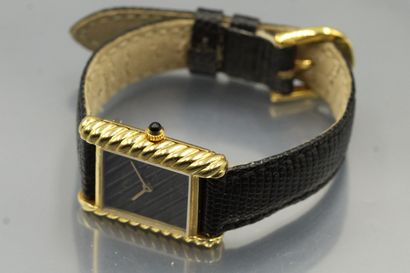 null Bracelet watch in 18k (750) gold. Rectangular case, back with snap closure signed...