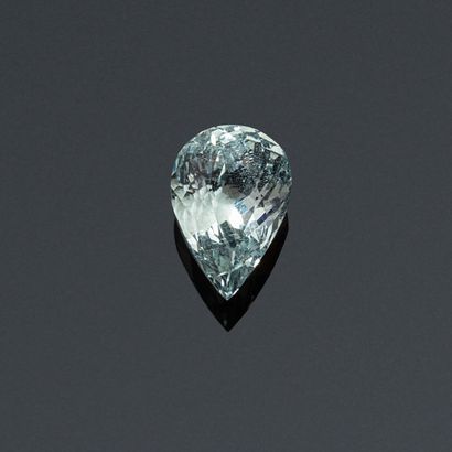 null Pear aquamarine on paper. 

Weight : 7.64 cts.
