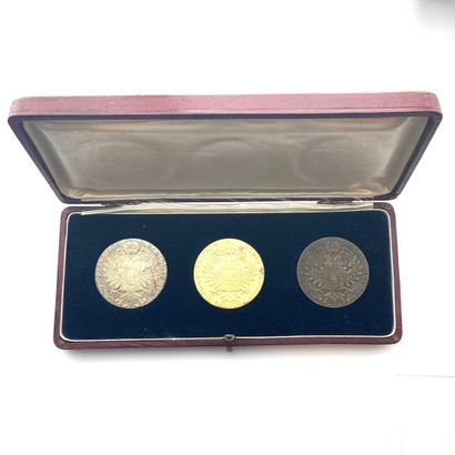  BELGIUM 
Box marked "Monnaie Royale de Belgique" containing three proofs (20th century)...