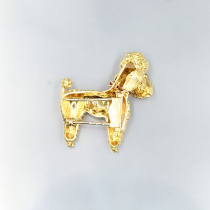 null VAN CLEEF & ARPELS

18K (750) yellow gold chased clip featuring a poodle, the...