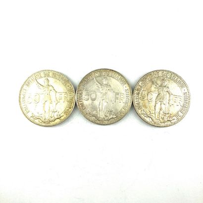 null BELGIQUE - Leopold III 

Lot de trois monnaies de 50 francs en argent Exposition...