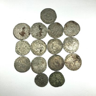 null FRANCE 

Lot de quinze monnaies en billon : 

- Blancs à la Couronne de Charles...