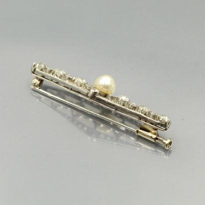 null Platinum and 18k (750) white gold barrette brooch set with old and pink diamonds,...