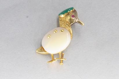 null 
CARTIER Paris

18K (750) yellow gold chased and hammered duck brooch, the head...