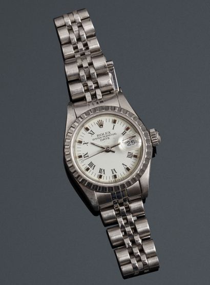 null ROLEX

Date

No. 69240

No. 9416916

Ladies' wristwatch in steel. Round case,...