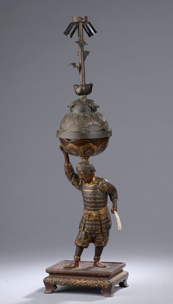null JAPAN - MEIJI period (1868 - 1912)

Gilt and brown patina bronze incense burner,...