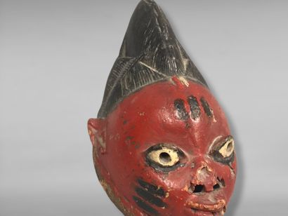 null NIGERIA 

Guélédé mask, Yorouba, European painting

H. 35 cm

Erosions