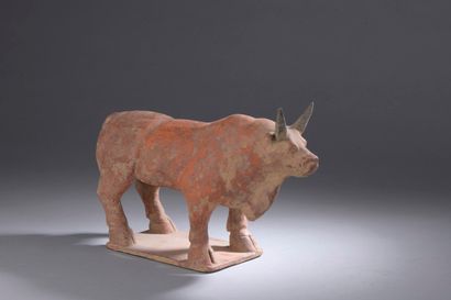 null CHINA - HAN period (206 BC - 220 AD)

Statuette of a standing bull on a rectangular...