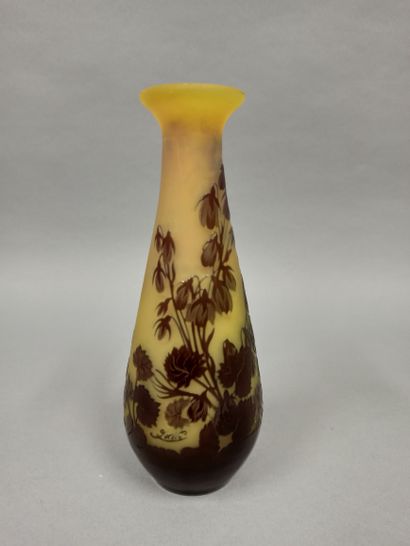 null ETABLISSEMENTS GALLE (1904-1936) 

Conical vase with conical neck. Proof in...