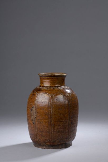 BURMA - 19th century 
Small brown enamelled...