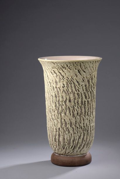 null PRIMAVERA

Important conical ceramic vase on a doucine heel. External enamel...