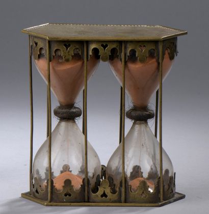 Double hourglass with blown glass bulbs marking...