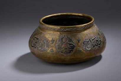null Pile basin

Brass inlaid with copper and silver, partly regreased

Levant, circa...
