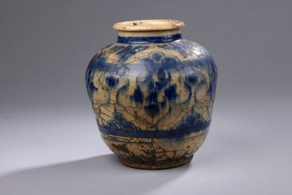 Qadjar pot

Ceramic with white-blue decoration...