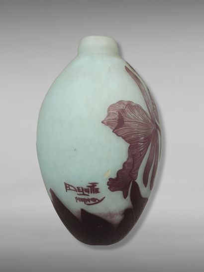 null André DELATTE (1887-1953) - NANCY

Vase ovoïde épaulé à col annulaire. Épreuve...