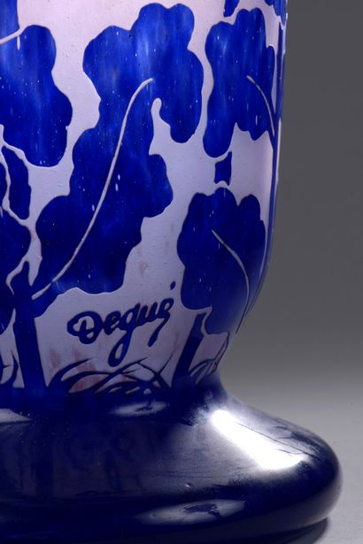 null DEGUE - COMPIEGNE 

Important ovoid vase with conical neck on a pedestal. Proof...