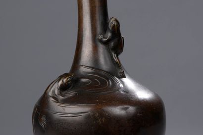 null JAPON - Epoque TAISHO (1912-1926)/SHOWA (1926 - 1945)

Vase balustre à long...