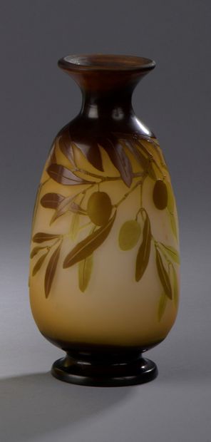  ETABLISSEMENTS GALLE (1904-1936) 
Vase ovoïde épaulé et col ouvert sur piédouche....