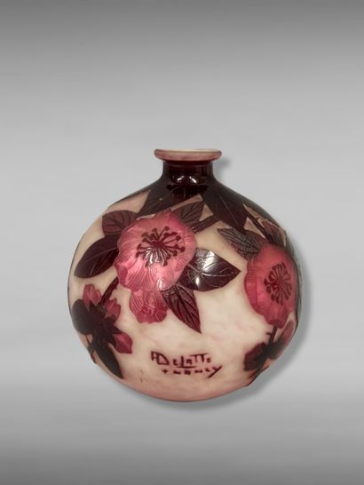 André DELATTE (1887 - 1953)

Spherical vase...