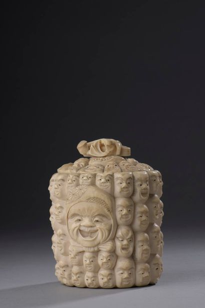 null JAPAN - MEIJI period (1868-1912)

Ivory pot carved with small masks and a samurai's...