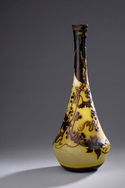 null ETABLISSEMENTS GALLE (1904-1936) 

Vase conique à base légèrement renflée. Épreuve...