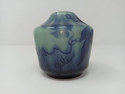  ETABLISSEMENTS GALLE (1904-1936) 
Vase conique épaulé et col ouvert sur talon annulaire....