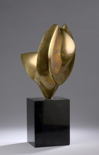 null PONCET Antoine, born in 1928

Untitled

bronze with golden patina on a polished...
