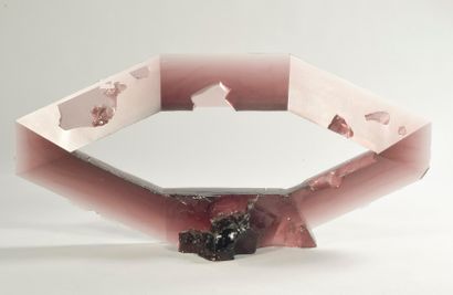 null VASICEK Ales, né en 1947

Polygone, 1998

sculpture en verre teinté violet partiellement...