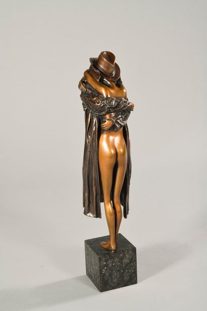 null BRUNI Bruno, born in 1935

Embracing couple

bronze group with two brown patinas...
