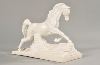null DE FAYKOD Maria, XXth-XXIst

White horse

sculpture in partially polished white...