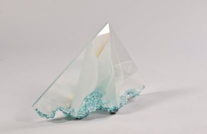 null REID Colin, born 1953

R 851, 1991

sculpture in partially frosted glass tinted...