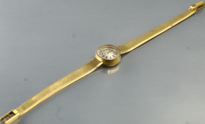null TISSOT 

Montre de dame, boîte et bracelet maille serpent en or jaune 18k (750)....