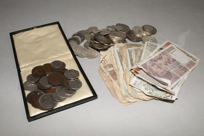 null Lot of silver coins, mainly French. 

A lot of current coins and a lot of used...