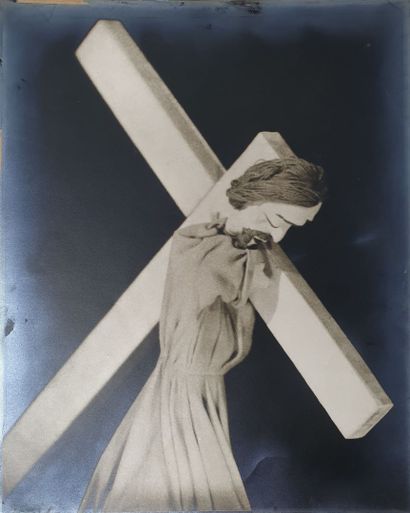 null Photographie. Albert RUDOMINE (1892-1975). Christ avec croix. Tirage en noir...