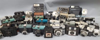 null Camera. Important set of about forty various cameras (Diana, Indo, Fex, Agfa,...