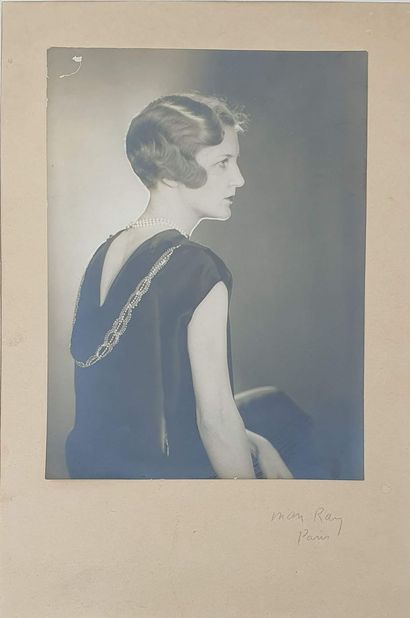 null Man Ray (dit Emmanuel Radnitsky, 1890-1976). Portrait attribué à Adeline Gildemeister....