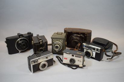 null Camera set. Set of seven miscellaneous cameras: an Atlas (grey, Trylor 4.5/90...