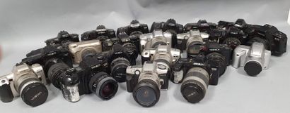 null Camera. Important set of about twenty cameras, mostly Minolta (two Yashica and...