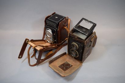 null Camera, set of two Rollei bi-lenses. 

Rolleicord case (n°1524872) with Schneider-Kreuznach...