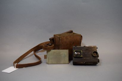 null Camera. Notebook camera L. Gaumont & Cie (4,5x6) with carrying bag.
