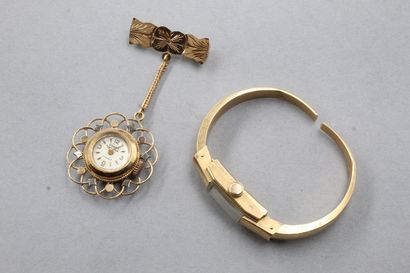  Lot de deux montres en or 18k (750), une bracelet et l'autre montée en bijou. 
Poids...