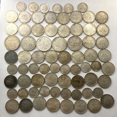 null Set of silver coins of type Semeuse.

Weight : 324.40 g.