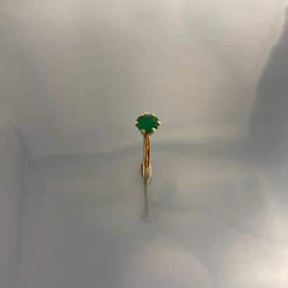 null Solitaire in 18k (750) yellow gold with an emerald. 

Finger size: 52 - Gross...