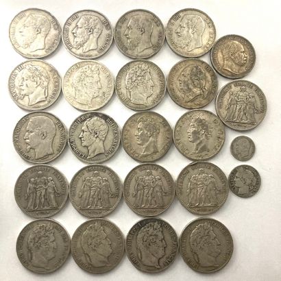 null Ensemble de pièces en argent de 5 francs :

-	Louis XVIII Tête nue 1823 A (x1)...