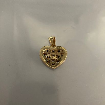 null 18K (750) yellow gold heart pendant, the hoop set with diamonds and the heart...