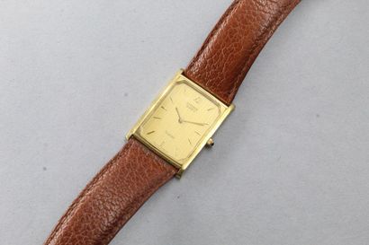  CITIZEN Quartz 
Montre bracelet d'homme, boîtier rectangulaire en métal doré, cadran...